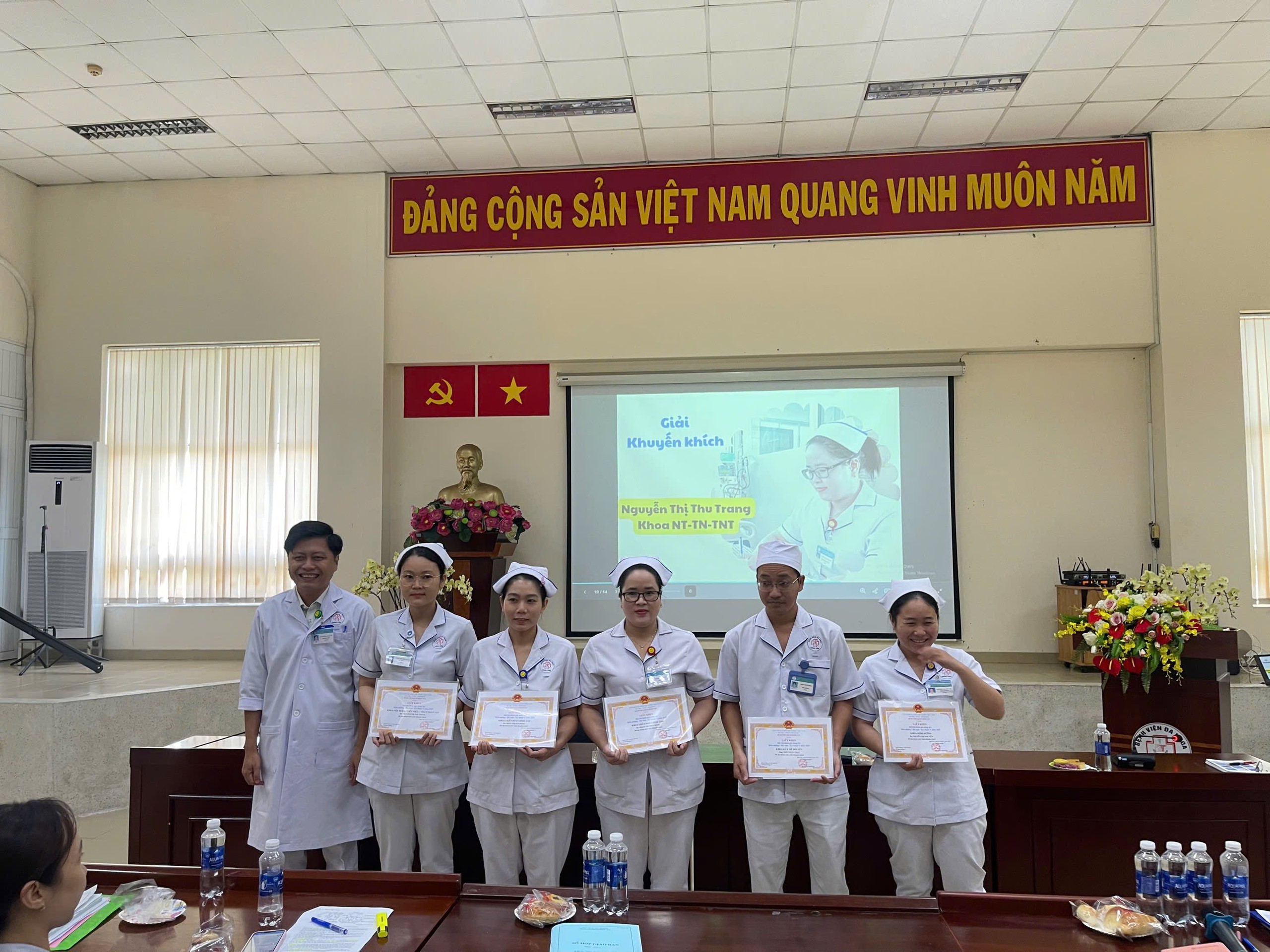 Bệnh viện Quận Bình Tân tổ chức thành công Hội thi Đánh giá năng lực Điều dưỡng – Hộ sinh – Kỹ thuật y 2025- Ảnh 5.