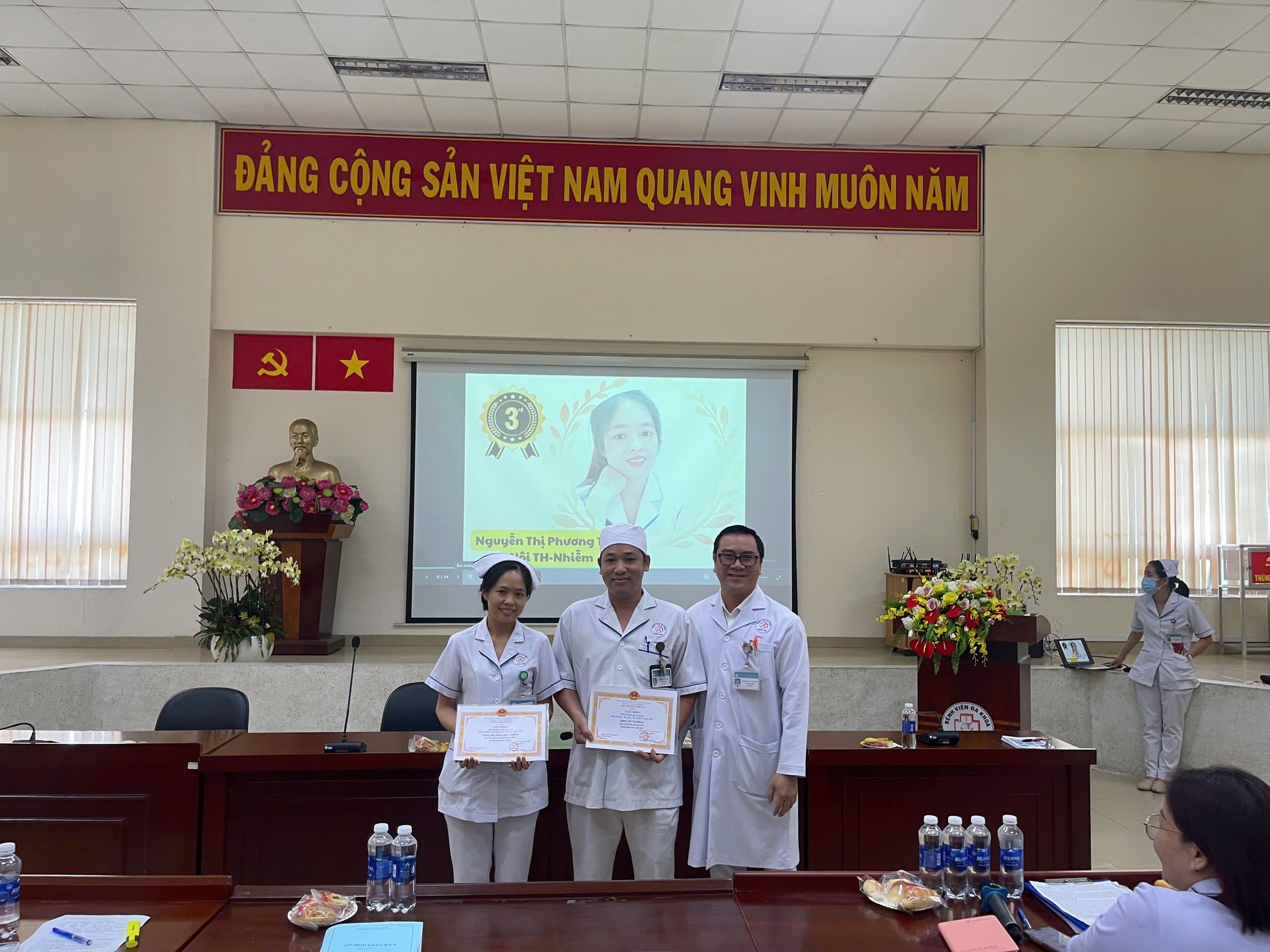 Bệnh viện Quận Bình Tân tổ chức thành công Hội thi Đánh giá năng lực Điều dưỡng – Hộ sinh – Kỹ thuật y 2025- Ảnh 4.