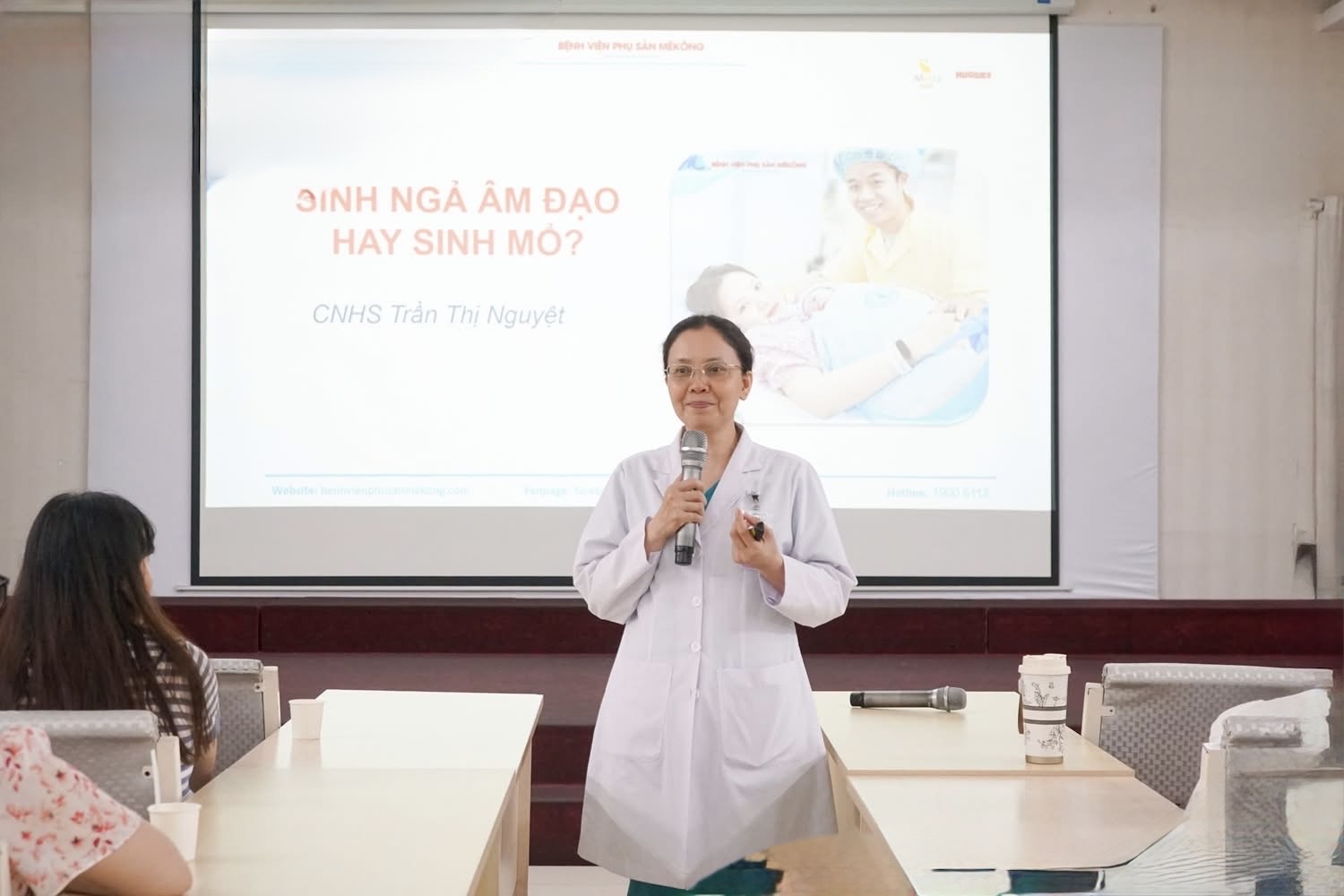 Lớp học tiền sản cuối tuần tại Bệnh viện Phụ sản MêKông: Ấm áp, thiết thực và tràn đầy yêu thương giữa ngày mưa lớn- Ảnh 2. Lớp học tiền sản cuối tuần tại Bệnh viện Phụ sản MêKông: Ấm áp, thiết thực và tràn đầy yêu thương giữa ngày mưa lớn- Ảnh 2.