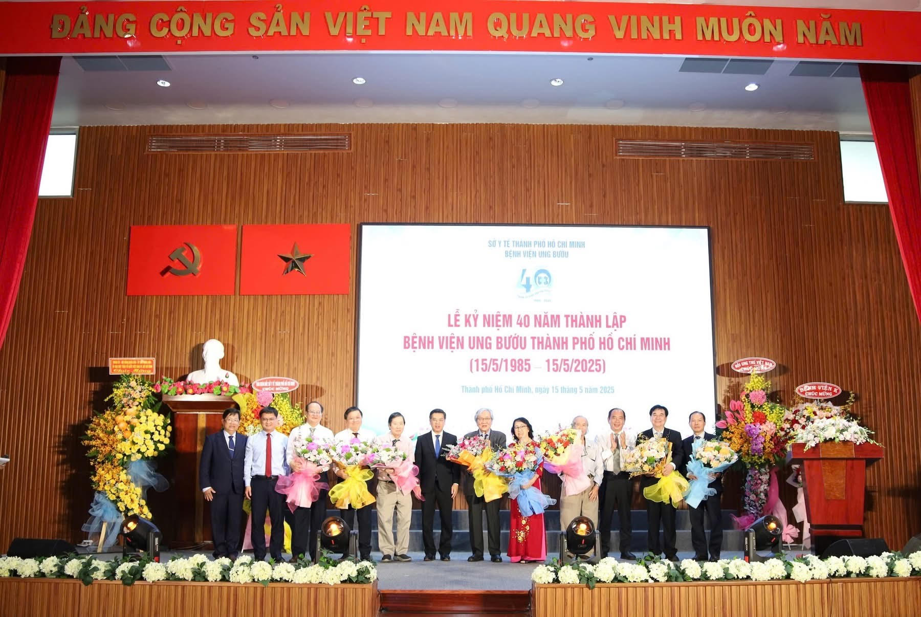 Bệnh viện Ung Bướu Thành phố Hồ Chí Minh kỷ niệm 40 năm thành lập: Hành trình y đức, chuyên sâu và đổi mới vì người bệnh- Ảnh 5. Bệnh viện Ung Bướu Thành phố Hồ Chí Minh kỷ niệm 40 năm thành lập: Hành trình y đức, chuyên sâu và đổi mới vì người bệnh- Ảnh 5.