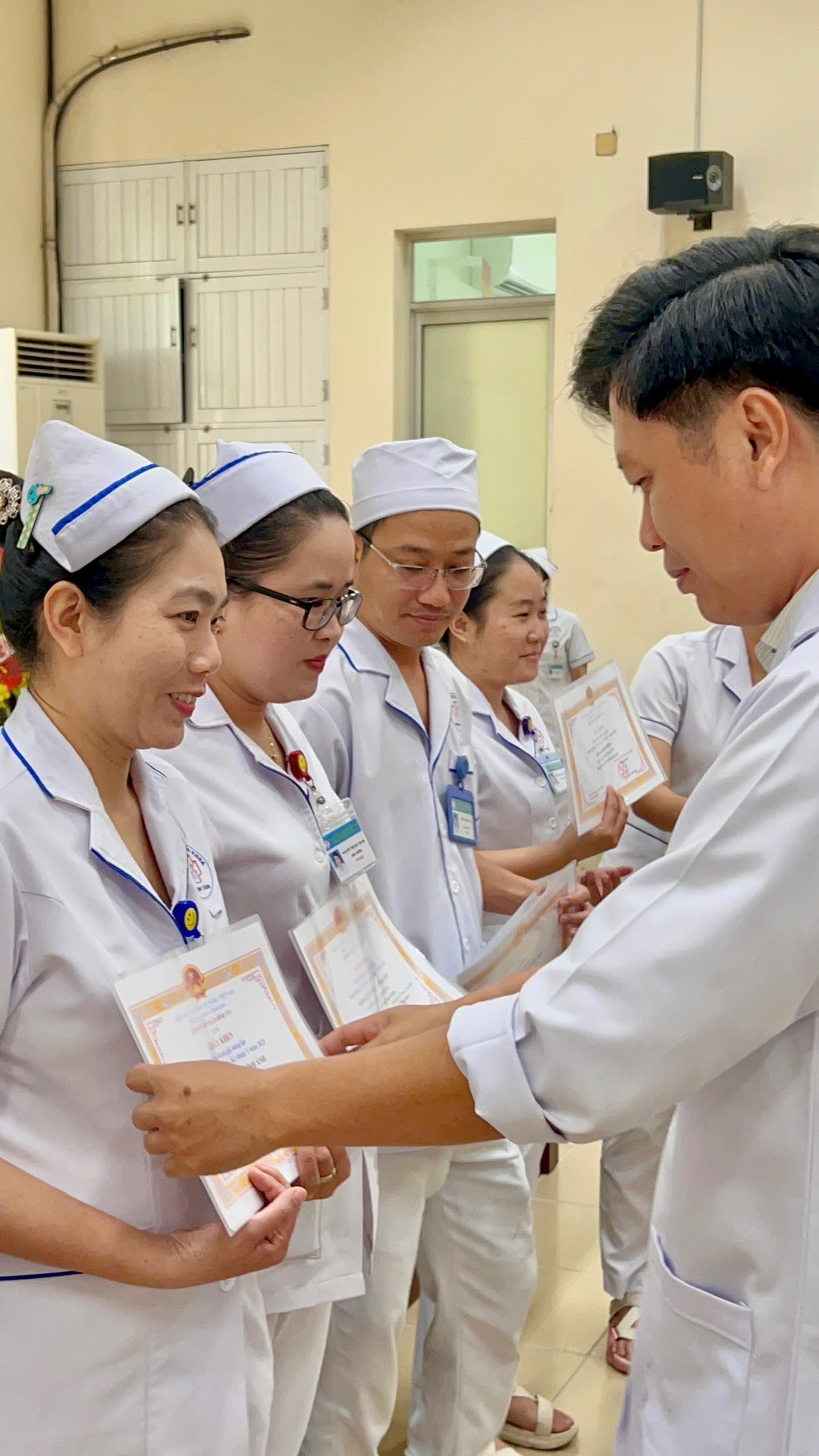 Bệnh viện Quận Bình Tân tổ chức thành công Hội thi Đánh giá năng lực Điều dưỡng – Hộ sinh – Kỹ thuật y 2025- Ảnh 1.