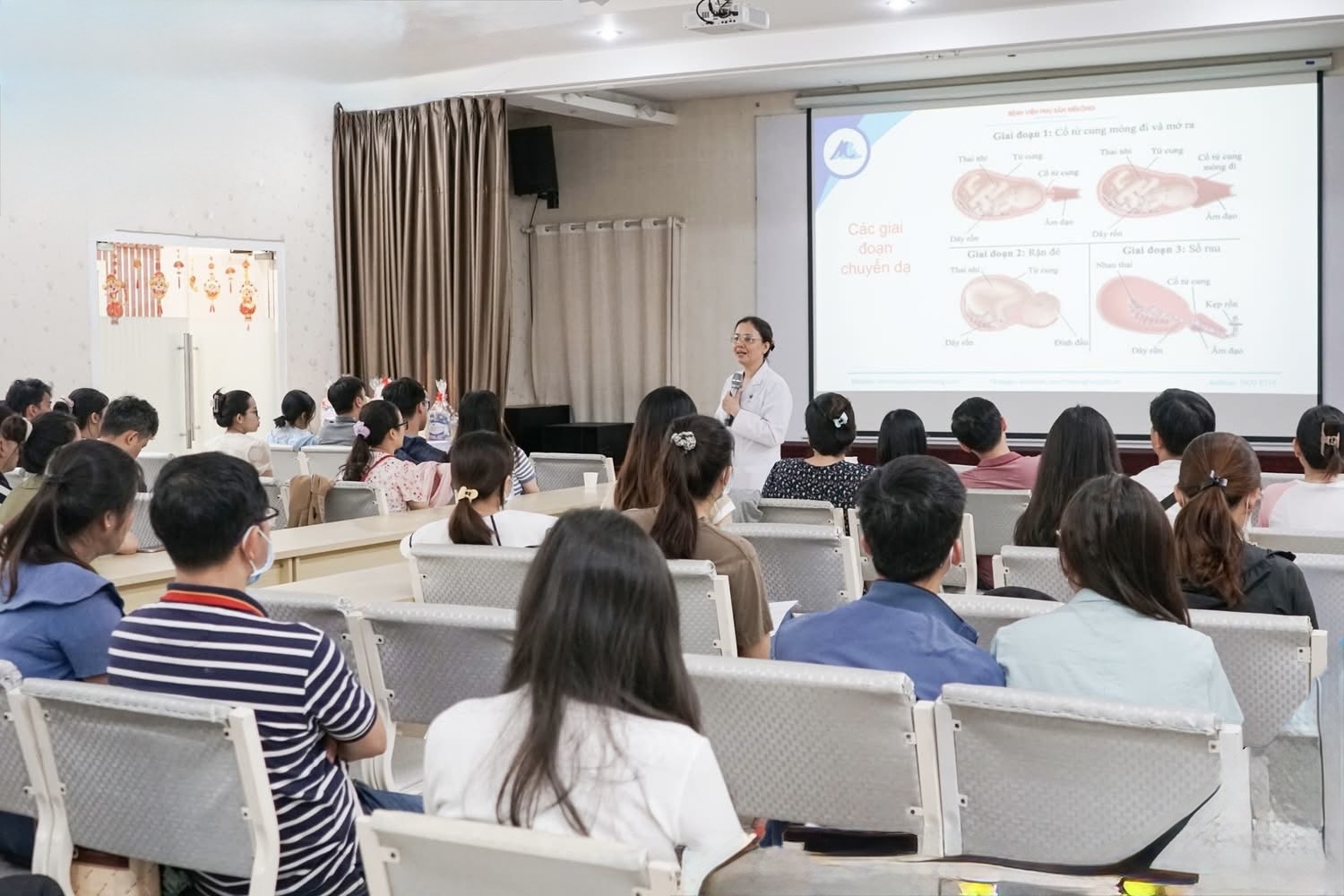Lớp học tiền sản cuối tuần tại Bệnh viện Phụ sản MêKông: Ấm áp, thiết thực và tràn đầy yêu thương giữa ngày mưa lớn- Ảnh 1. Lớp học tiền sản cuối tuần tại Bệnh viện Phụ sản MêKông: Ấm áp, thiết thực và tràn đầy yêu thương giữa ngày mưa lớn- Ảnh 1.