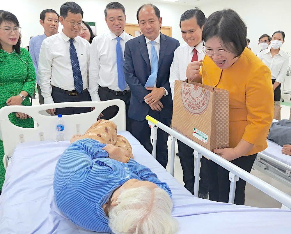Công trình trọng điểm 50 năm thống nhất: Bệnh viện ĐKKV Thủ Đức chính thức đi vào hoạt động- Ảnh 2. Công trình trọng điểm 50 năm thống nhất: Bệnh viện ĐKKV Thủ Đức chính thức đi vào hoạt động- Ảnh 2.