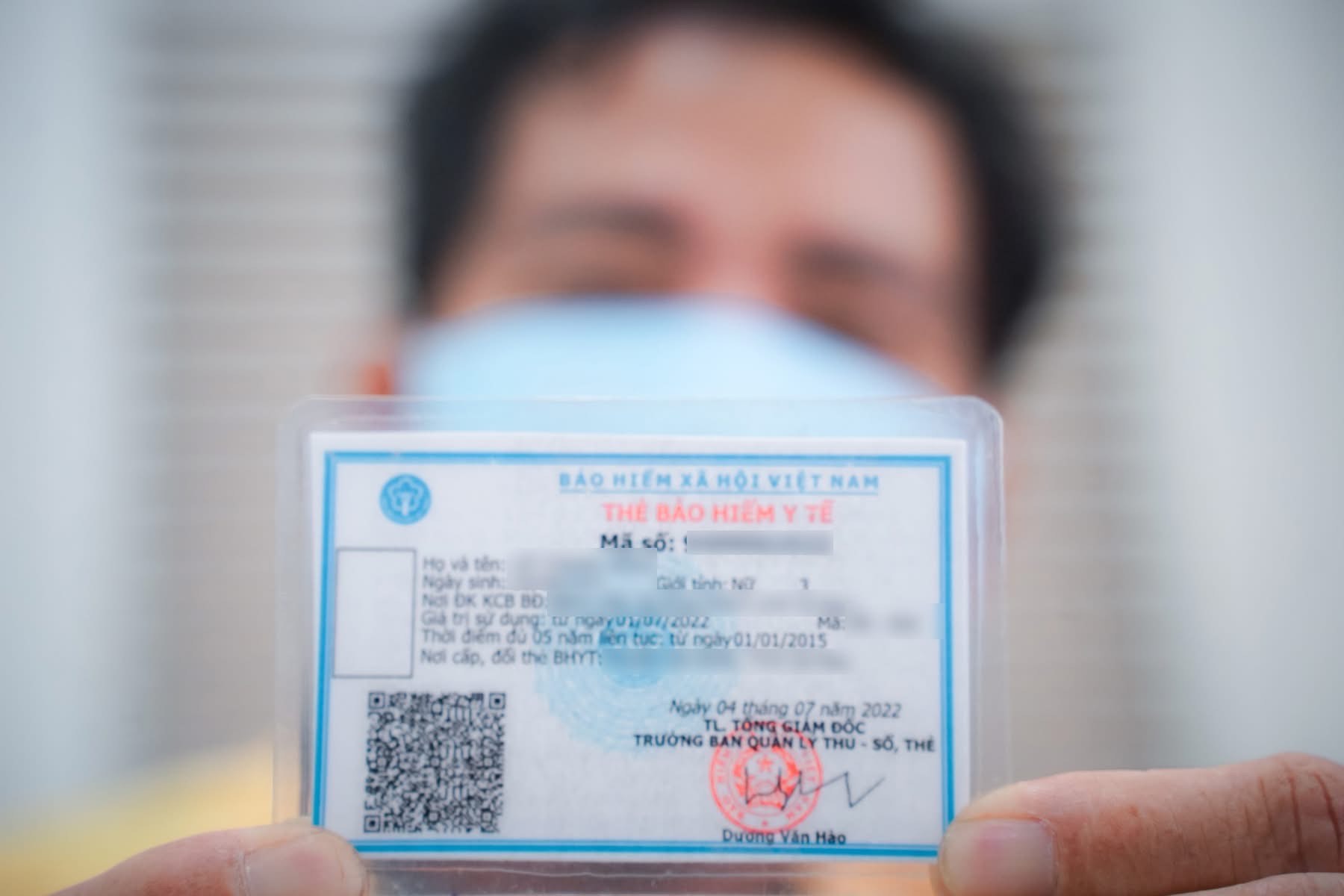 Không Ai Bị Bỏ Lại: Bv Chợ Rẫy Cùng Người Bệnh Yếu Thế Mua BHYT- Ảnh 3. Không Ai Bị Bỏ Lại: Bv Chợ Rẫy Cùng Người Bệnh Yếu Thế Mua BHYT- Ảnh 3.