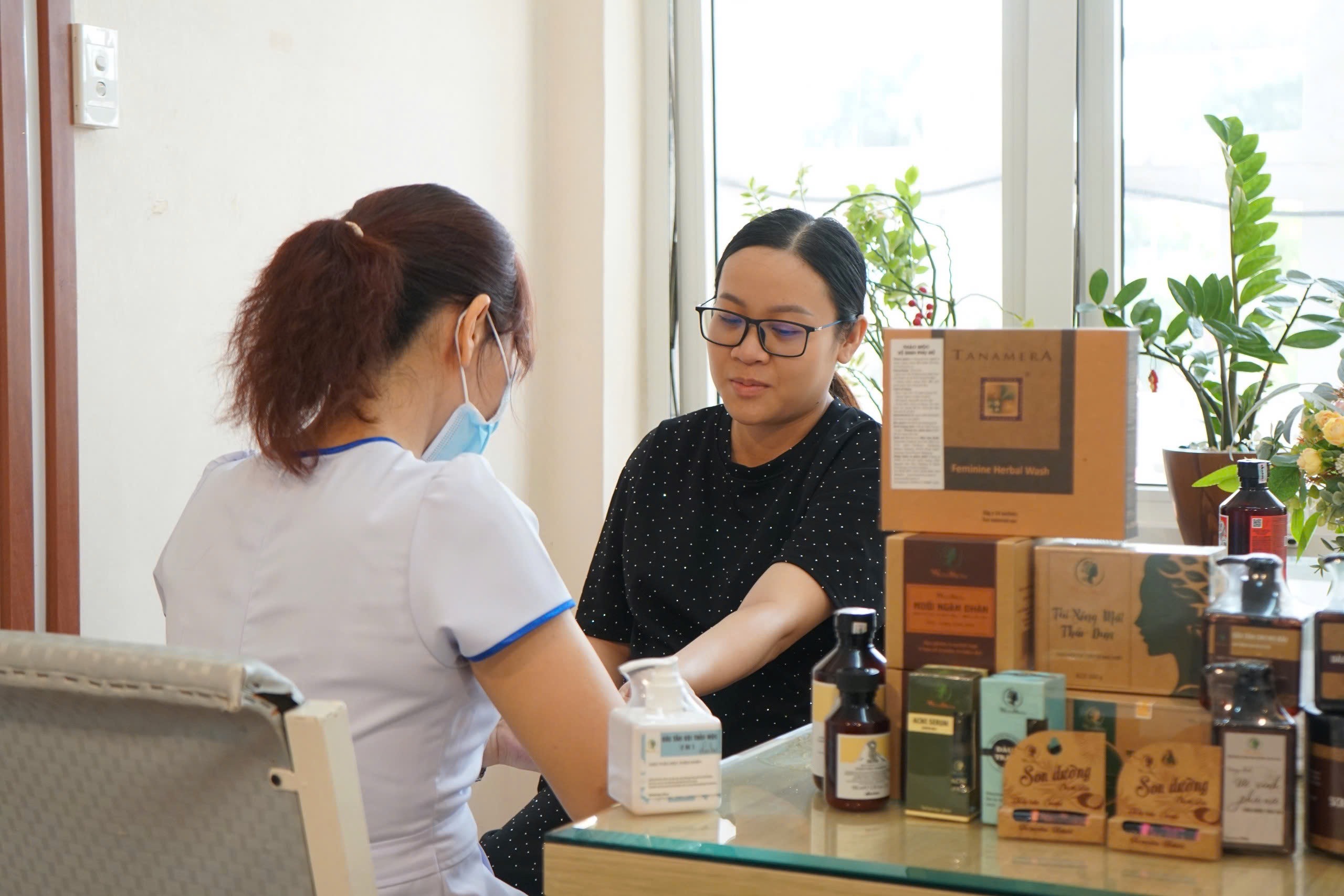 Lớp Tiền Sản tại MêKông: Hướng Dẫn Tập Cơ Sàn Chậu và Phòng Ngừa Trầm Cảm Sau Sinh- Ảnh 4. Lớp Tiền Sản tại MêKông: Hướng Dẫn Tập Cơ Sàn Chậu và Phòng Ngừa Trầm Cảm Sau Sinh- Ảnh 4.