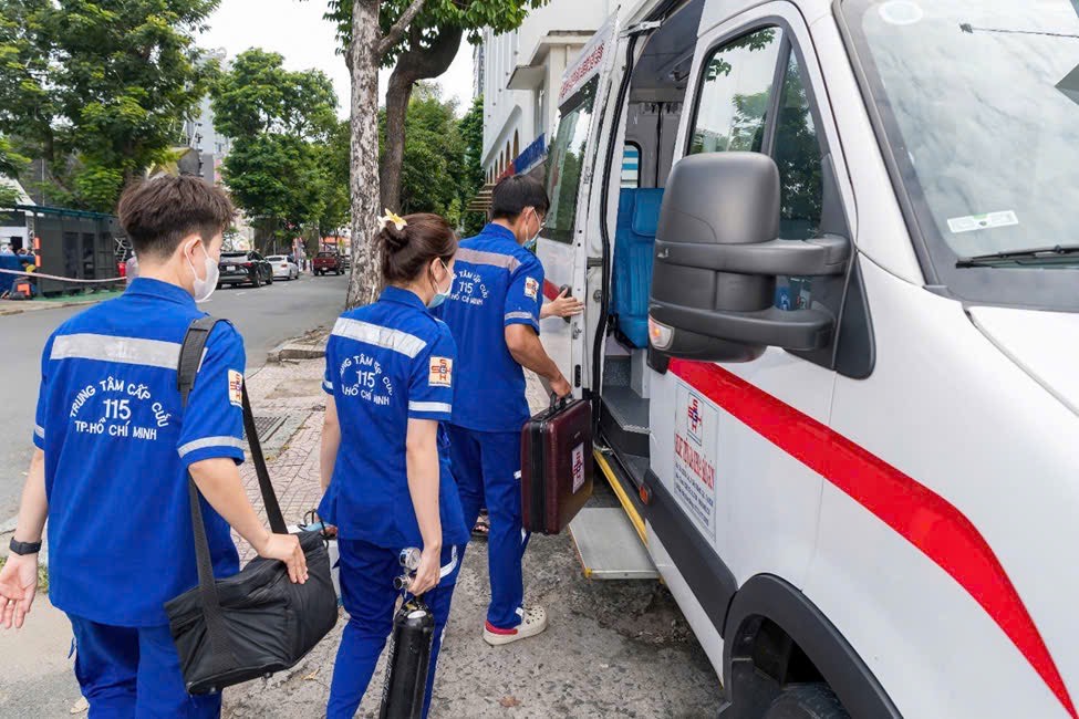 Bệnh viện Đa khoa Sài Gòn: sẵn sàng công tác y tế vào dịp lễ 30-4, đặc biệt là buổi lễ diễu binh kỷ niệm 50 năm thống nhất đất nước- Ảnh 2. Bệnh viện Đa khoa Sài Gòn: sẵn sàng công tác y tế vào dịp lễ 30-4, đặc biệt là buổi lễ diễu binh kỷ niệm 50 năm thống nhất đất nước- Ảnh 2.