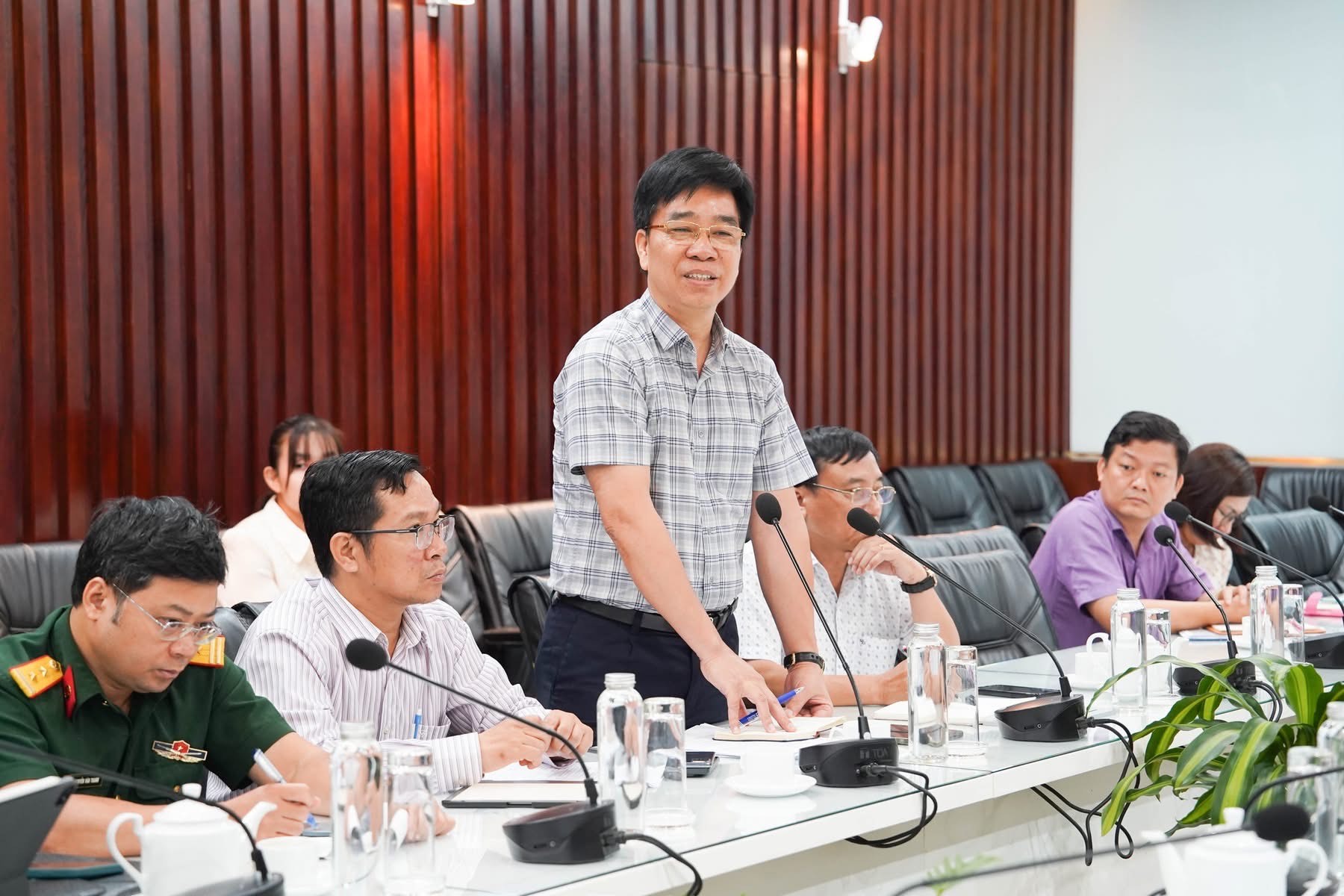 TS BSCK2 Nguyễn Tri Thức Dẫn Dắt Chuẩn Bị Y Tế Toàn Diện Cho Đại Lễ 50 Năm Thống Nhất- Ảnh 6. TS BSCK2 Nguyễn Tri Thức Dẫn Dắt Chuẩn Bị Y Tế Toàn Diện Cho Đại Lễ 50 Năm Thống Nhất- Ảnh 6.