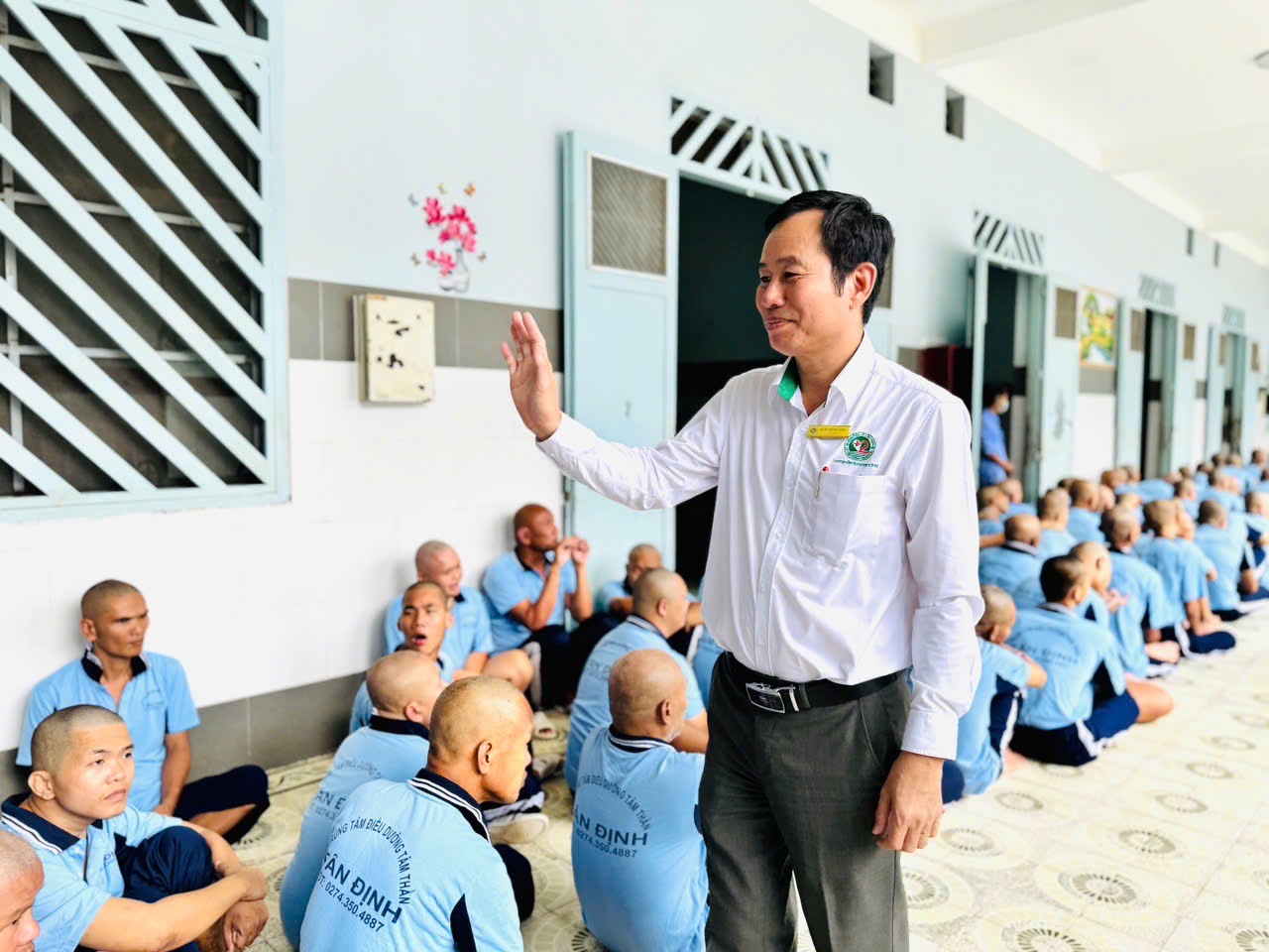 Tiên Phong Chăm Sóc Tâm Thần: Hợp Tác Đột Phá Giữa Bệnh Viện Lê Văn Thịnh và Trung Tâm Điều Dưỡng Tâm Thần Tân Định- Ảnh 2. Tiên Phong Chăm Sóc Tâm Thần: Hợp Tác Đột Phá Giữa Bệnh Viện Lê Văn Thịnh và Trung Tâm Điều Dưỡng Tâm Thần Tân Định- Ảnh 2.