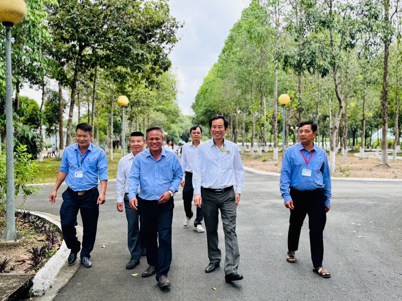 Tiên Phong Chăm Sóc Tâm Thần: Hợp Tác Đột Phá Giữa Bệnh Viện Lê Văn Thịnh và Trung Tâm Điều Dưỡng Tâm Thần Tân Định- Ảnh 4. Tiên Phong Chăm Sóc Tâm Thần: Hợp Tác Đột Phá Giữa Bệnh Viện Lê Văn Thịnh và Trung Tâm Điều Dưỡng Tâm Thần Tân Định- Ảnh 4.