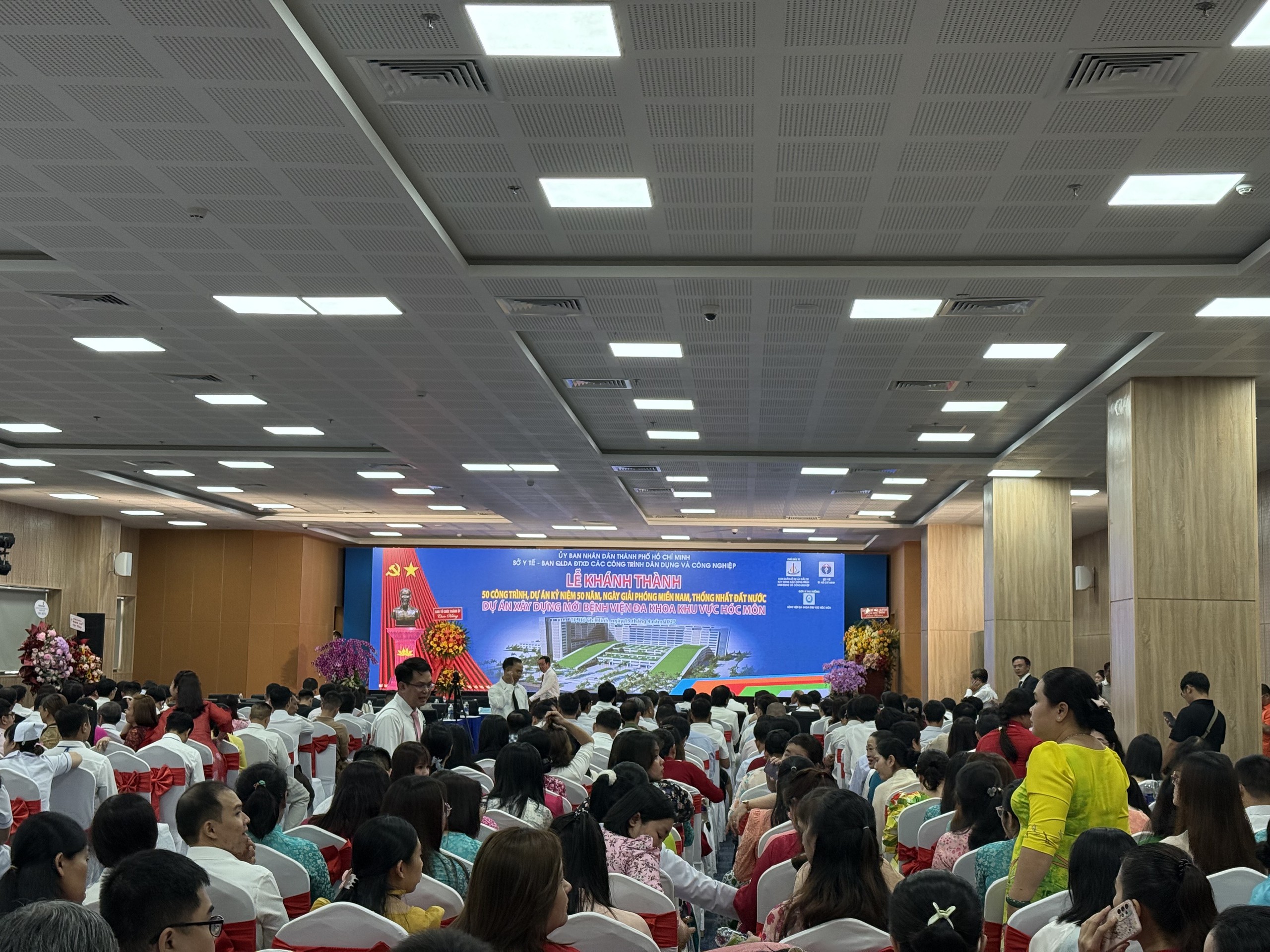 Khánh thành Bệnh viện Đa khoa khu vực Hóc Môn: Nâng tầm y tế “cửa ngõ” Tây Bắc Tp. Hồ Chí Minh- Ảnh 1. Khánh thành Bệnh viện Đa khoa khu vực Hóc Môn: Nâng tầm y tế “cửa ngõ” Tây Bắc Tp. Hồ Chí Minh- Ảnh 1.