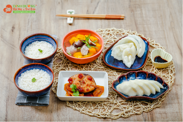 Mẹ đã biết làm thế nào để có bữa ăn cân đối dinh dưỡng trong suốt thai kì chưa?- Ảnh 1. Mẹ đã biết làm thế nào để có bữa ăn cân đối dinh dưỡng trong suốt thai kì chưa?- Ảnh 1.