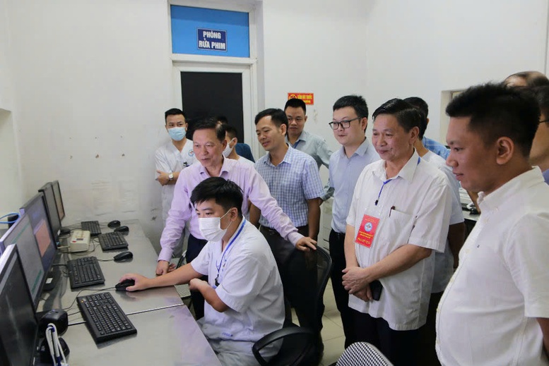 Tăng tốc triển khai bệnh án điện tử trên toàn quốc- Ảnh 2. Tăng tốc triển khai bệnh án điện tử trên toàn quốc- Ảnh 2.