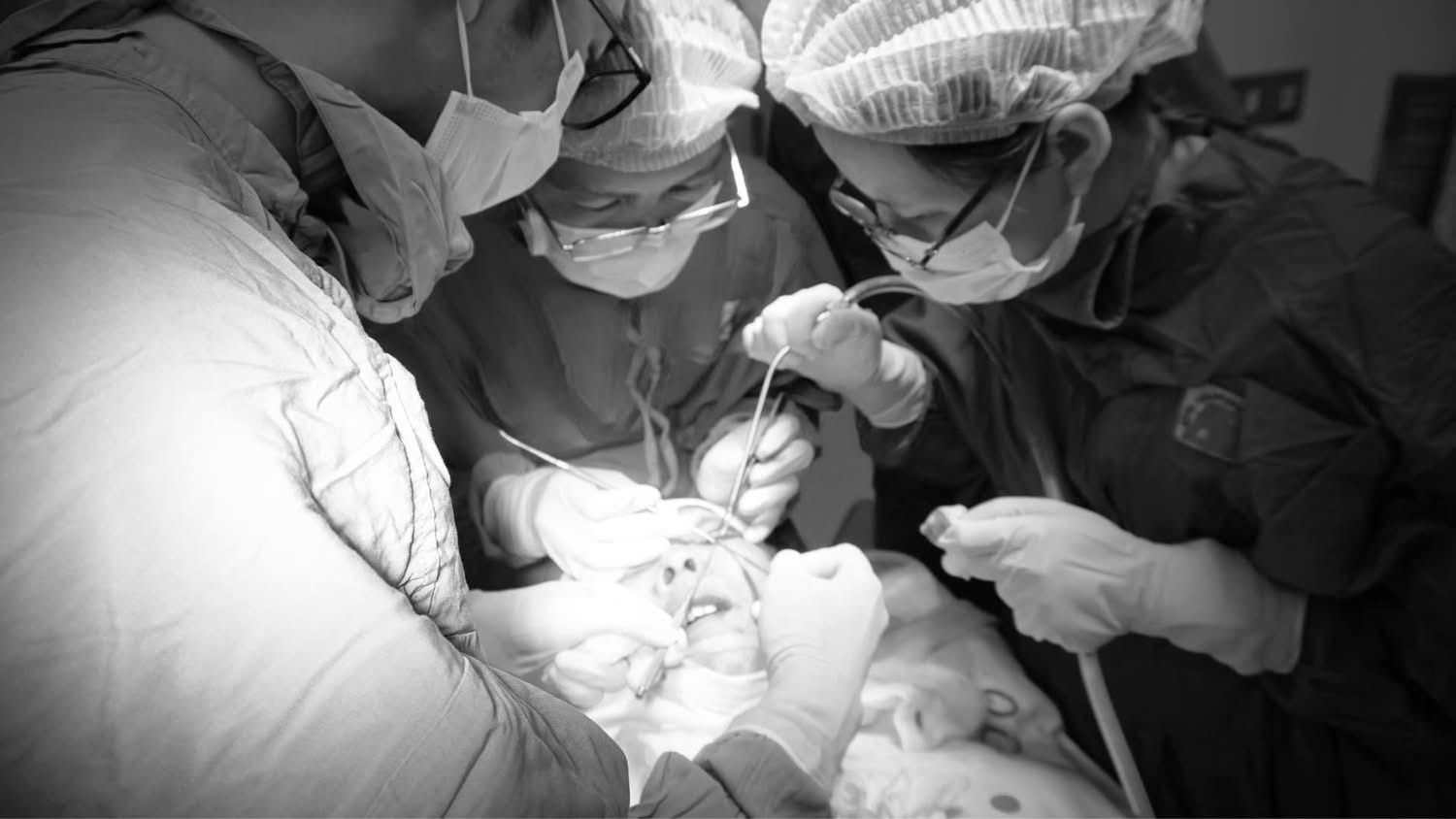 Thành công đột phá: Bệnh viện An Bình khôi phục chức năng hàm mặt cho hai bệnh nhân- Ảnh 1. Thành công đột phá: Bệnh viện An Bình khôi phục chức năng hàm mặt cho hai bệnh nhân- Ảnh 1.