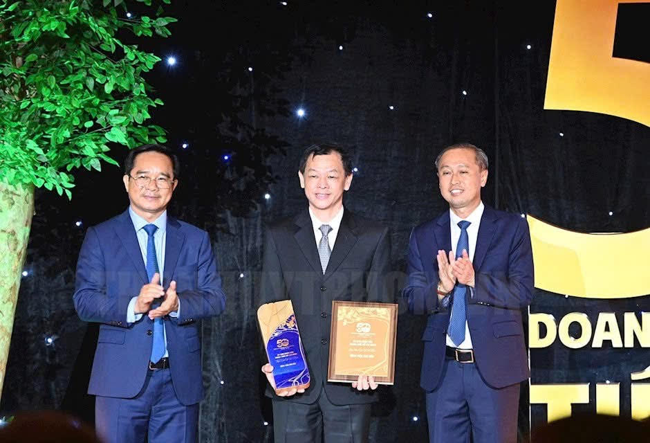Vinh danh 6 bệnh viện tuyến cuối tiêu biểu nhân kỷ niệm 50 năm Giải phóng miền Nam- Ảnh 1.