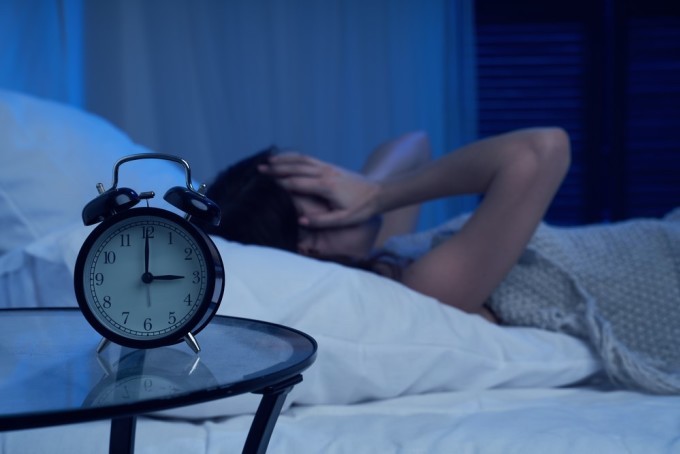 99% người có thói quen tắt đèn, xem điện thoại vào ban đêm sẽ mắc 4 chứng bệnh nguy hiểm này, hãy NGỪNG ngay khi còn có thể!- Ảnh 5.