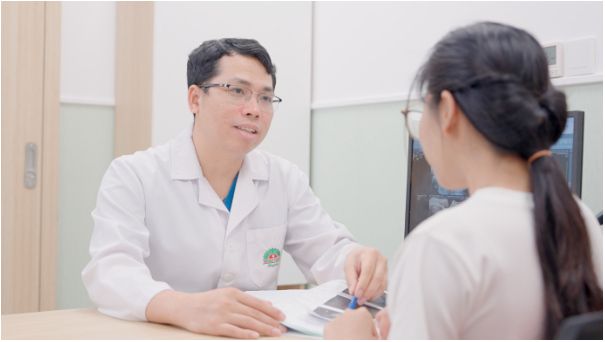Giúp sản phụ mắc 2 biến chứng thai kỳ hiếm gặp vượt cạn an toàn- Ảnh 2.