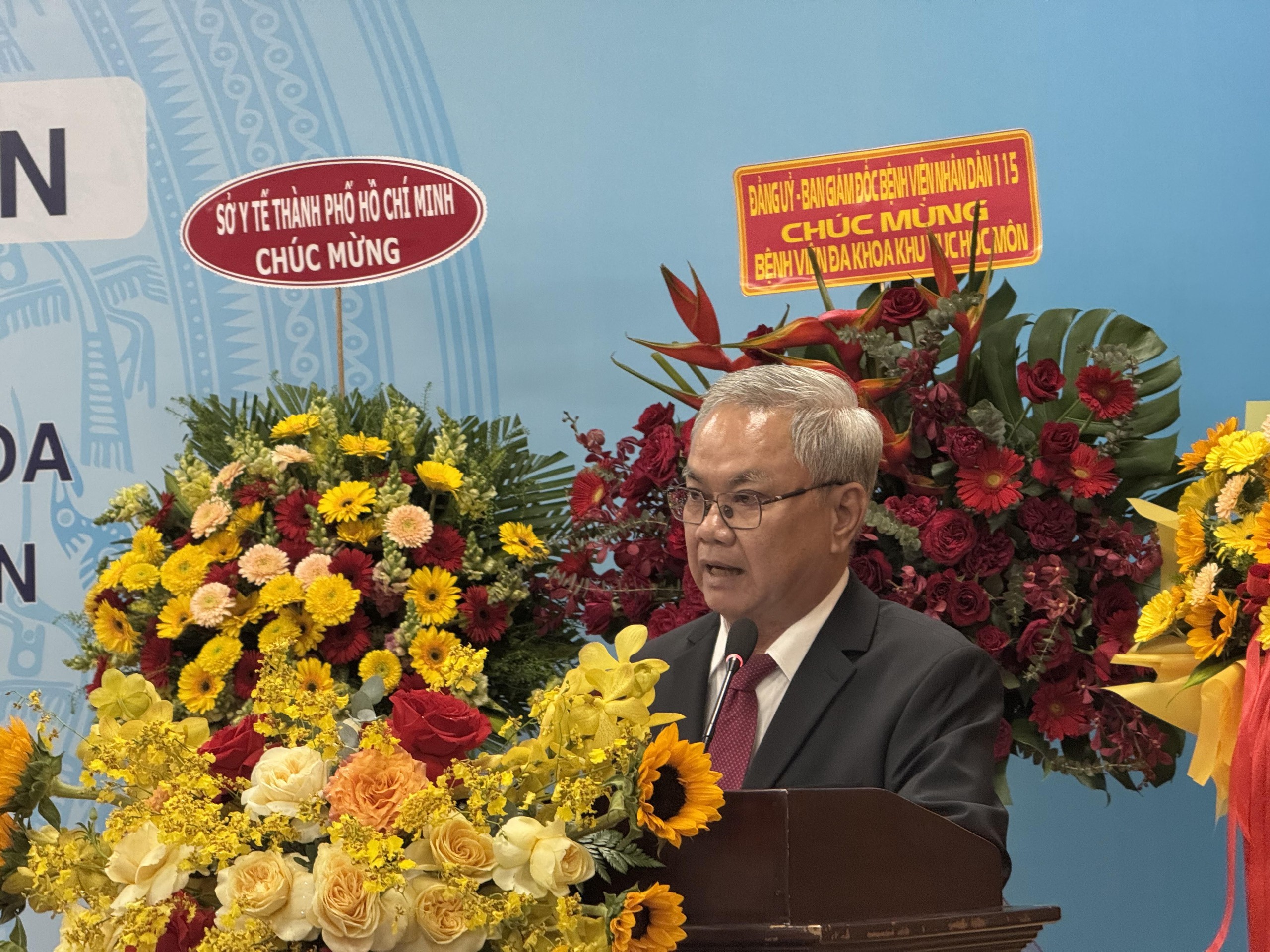 Lễ ký kết hợp tác toàn diện giữa bốn bệnh viện đầu ngành và  bệnh viện Đa khoa khu vực Hóc Môn: Bước tiến mới trong phát triển y tế tuyến cơ sở- Ảnh 2.
