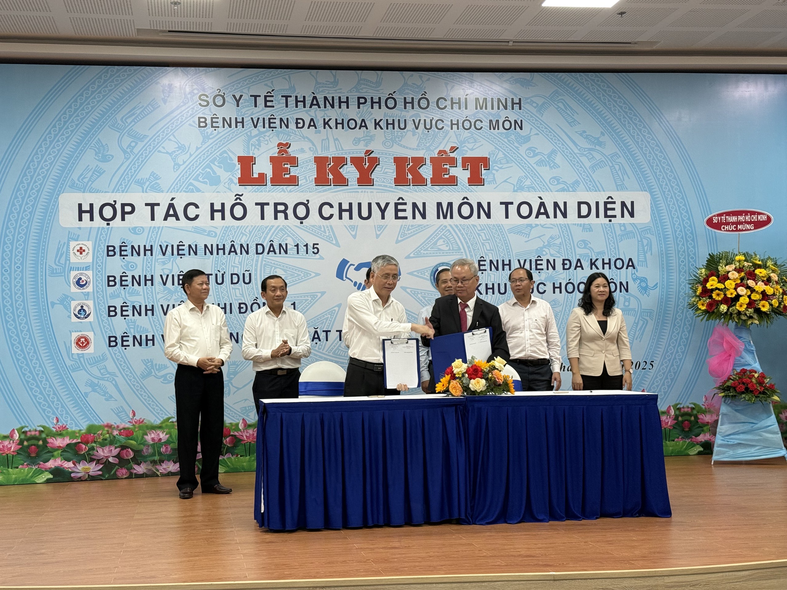 Lễ ký kết hợp tác toàn diện giữa bốn bệnh viện đầu ngành và  bệnh viện Đa khoa khu vực Hóc Môn: Bước tiến mới trong phát triển y tế tuyến cơ sở- Ảnh 4.
