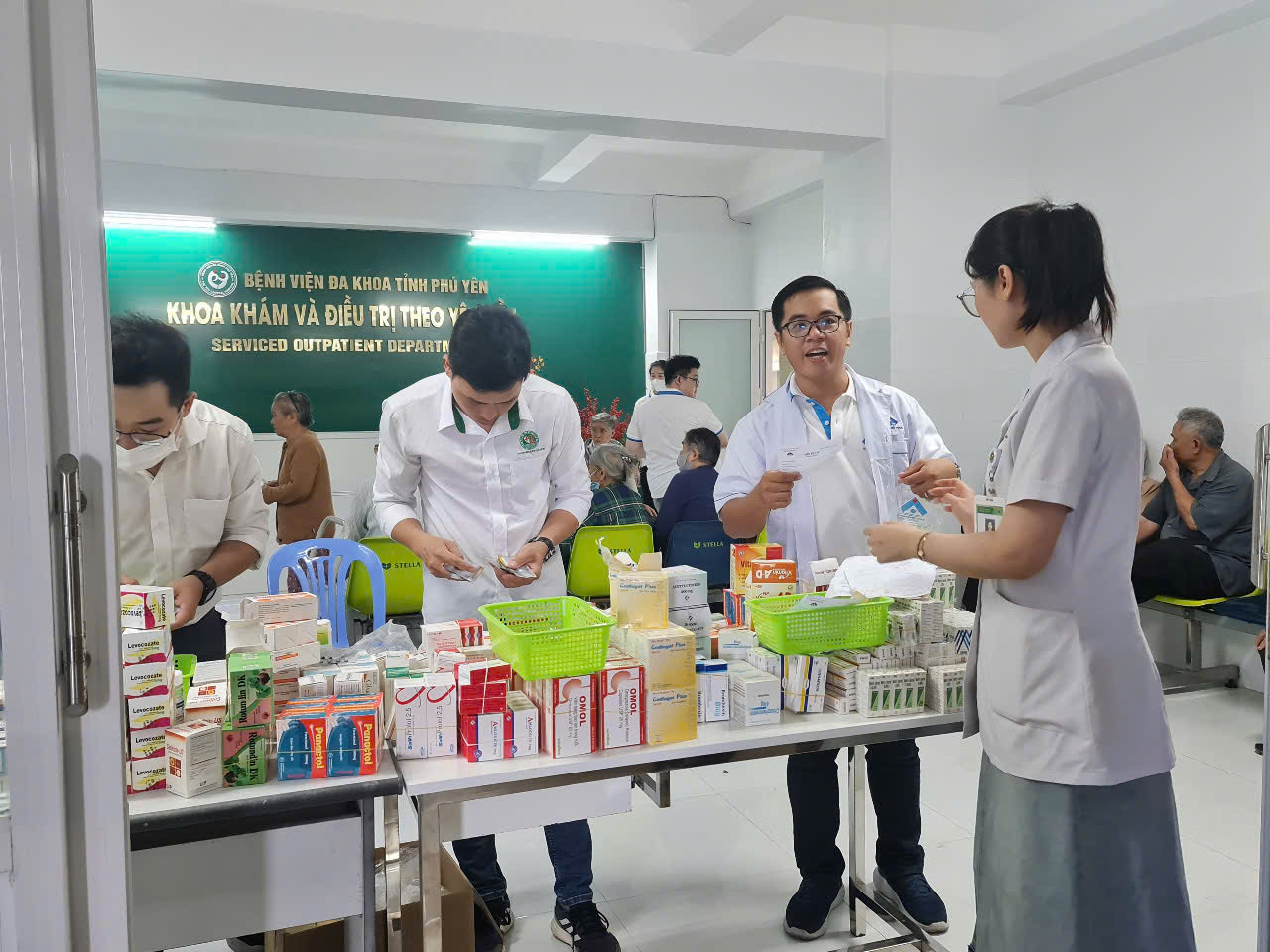 Chuỗi hoạt động ý nghĩa của đoàn chuyên gia, bác sĩ bệnh viện Lê Văn Thịnh, TP Hồ Chí Minh tại Phú Yên- Ảnh 3. Chuỗi hoạt động ý nghĩa của đoàn chuyên gia, bác sĩ bệnh viện Lê Văn Thịnh, TP Hồ Chí Minh tại Phú Yên- Ảnh 3.