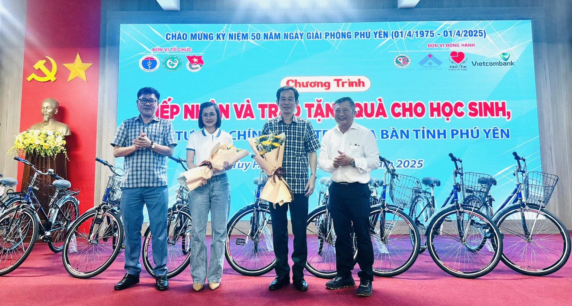Chuỗi hoạt động ý nghĩa của đoàn chuyên gia, bác sĩ bệnh viện Lê Văn Thịnh, TP Hồ Chí Minh tại Phú Yên- Ảnh 2. Chuỗi hoạt động ý nghĩa của đoàn chuyên gia, bác sĩ bệnh viện Lê Văn Thịnh, TP Hồ Chí Minh tại Phú Yên- Ảnh 2.