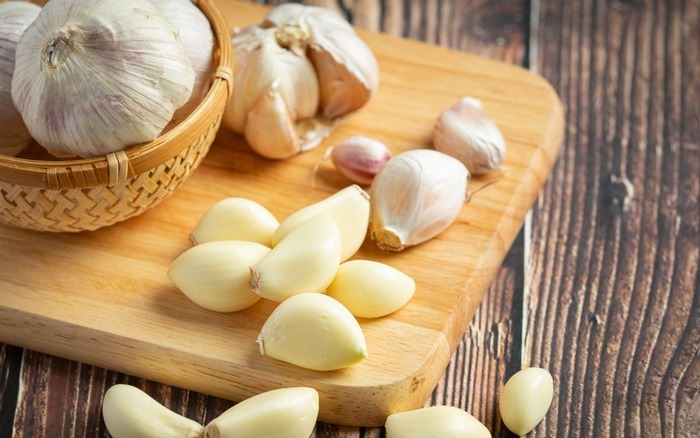 Đặt 1 nhánh tỏi dưới gối: Điều lạ lùng tôi tiếc vì không thử suốt 40 năm qua- Ảnh 2. Đặt 1 nhánh tỏi dưới gối: Điều lạ lùng tôi tiếc vì không thử suốt 40 năm qua- Ảnh 2.