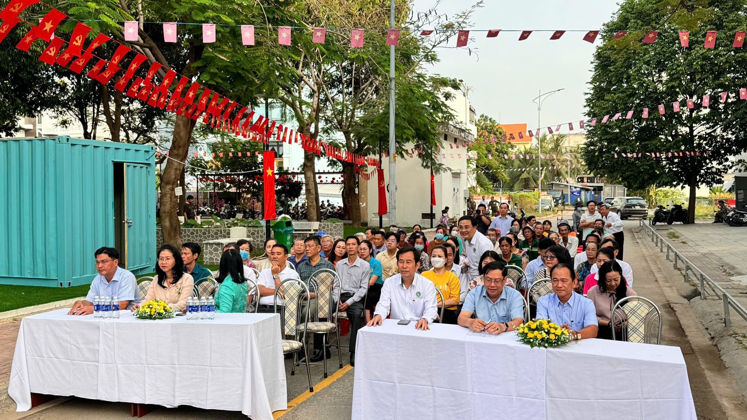 Bệnh viện Lê Văn Thịnh tổ chức Lễ khánh thành Công trình công viên Hạnh phúc- Ảnh 10. Bệnh viện Lê Văn Thịnh tổ chức Lễ khánh thành Công trình công viên Hạnh phúc- Ảnh 10.