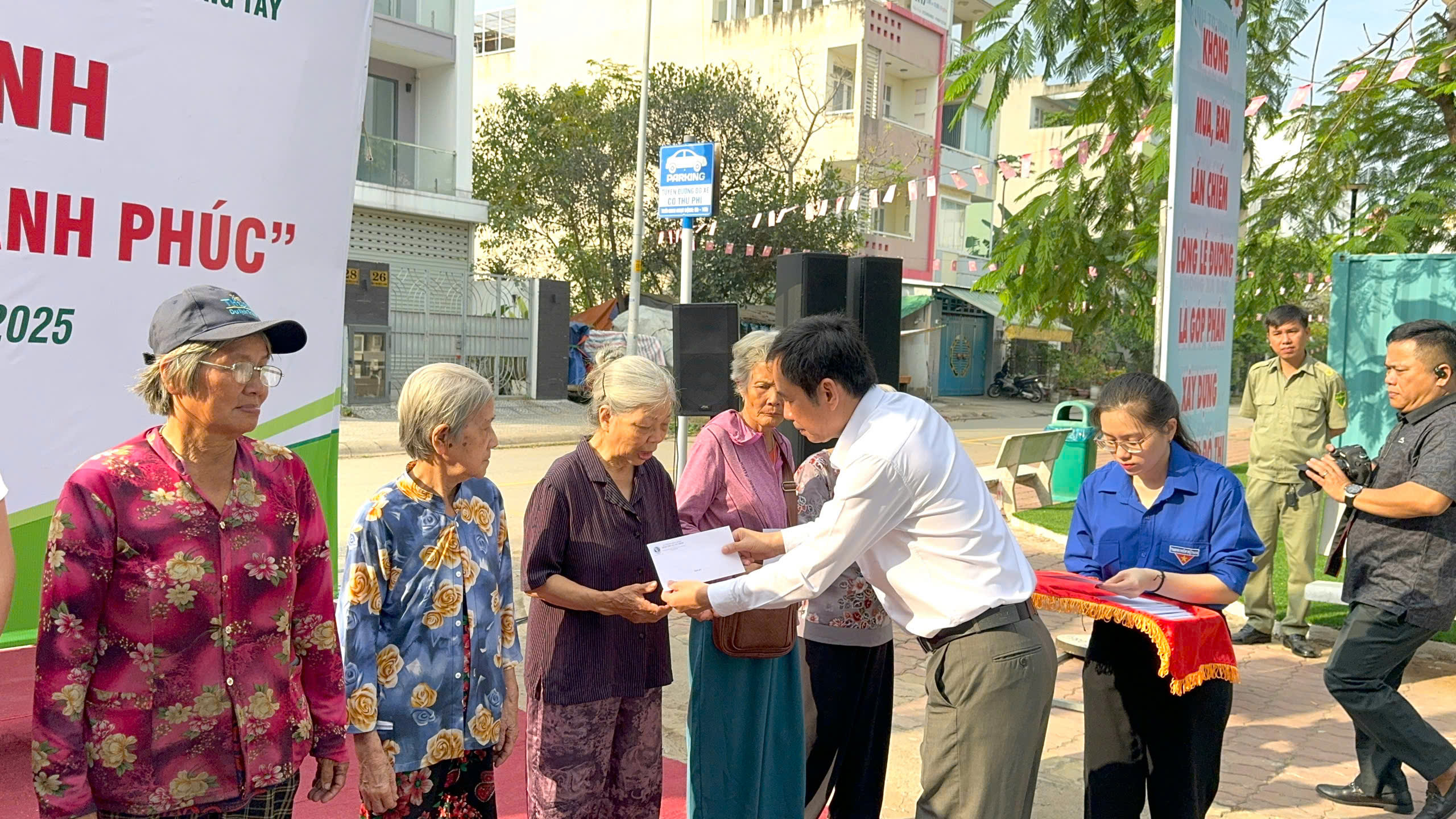 Bệnh viện Lê Văn Thịnh tổ chức Lễ khánh thành Công trình công viên Hạnh phúc- Ảnh 4. Bệnh viện Lê Văn Thịnh tổ chức Lễ khánh thành Công trình công viên Hạnh phúc- Ảnh 4.